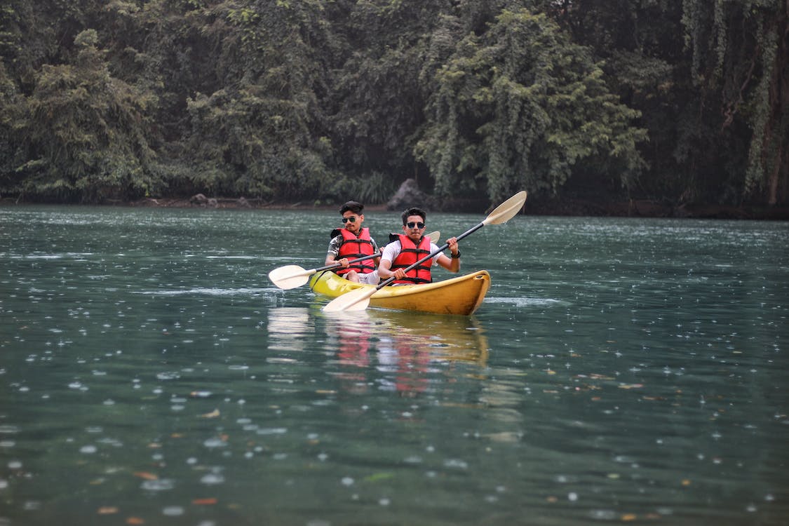 What is the Best Season and Weather Condition to Go Kayaking