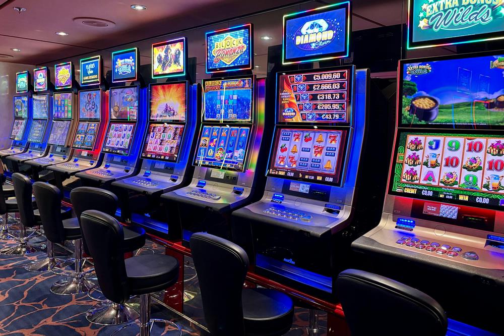 How Slot Games Blend Well With Online Gaming Habits
