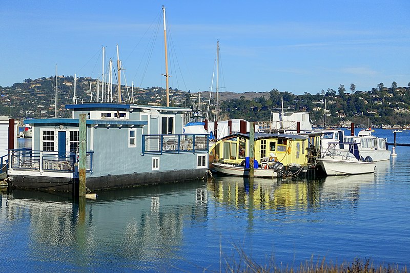 Best Places to Live on a Houseboat