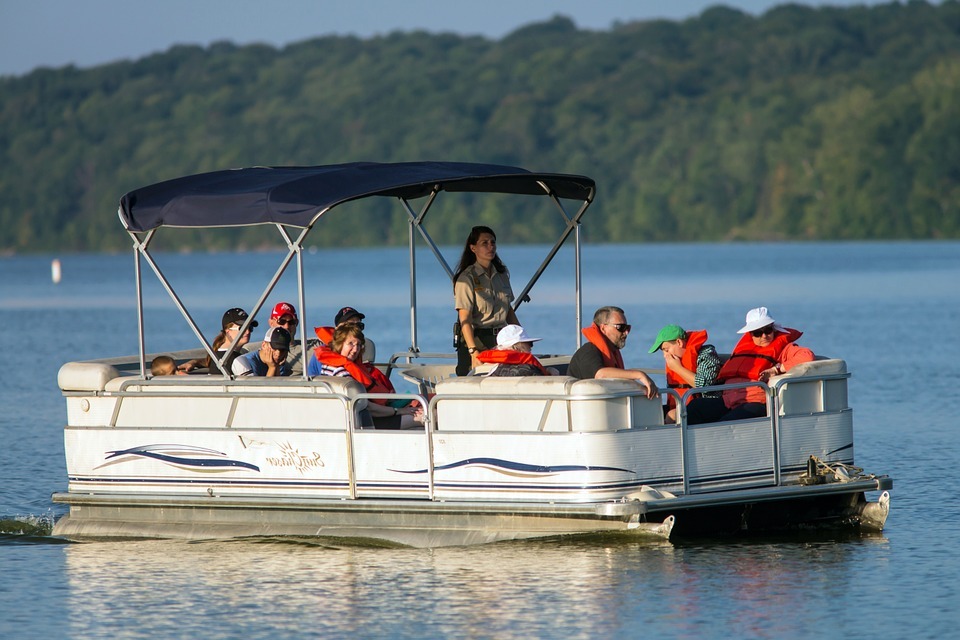 Things to Consider Before Buying a Pontoon Boat