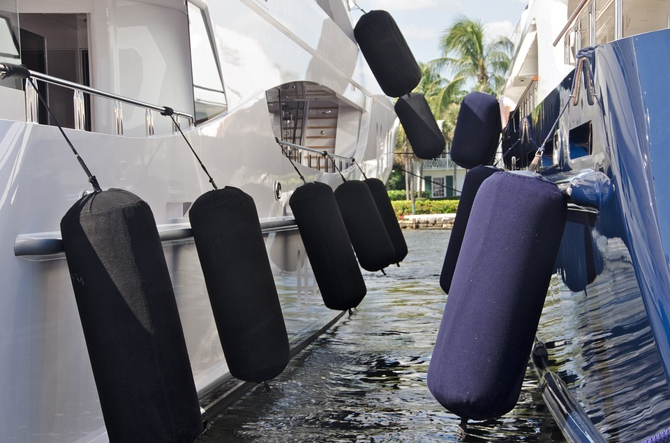 fenders to prevent boats from bumping against each other