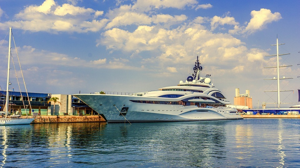 Brand-New Yacht or Pre-Owned Yacht 7 Factors to Help You Choose