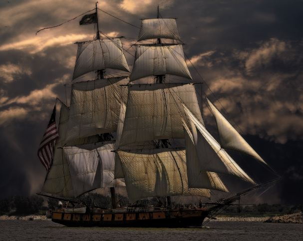 Picture Of Black and Brown Color of Ship