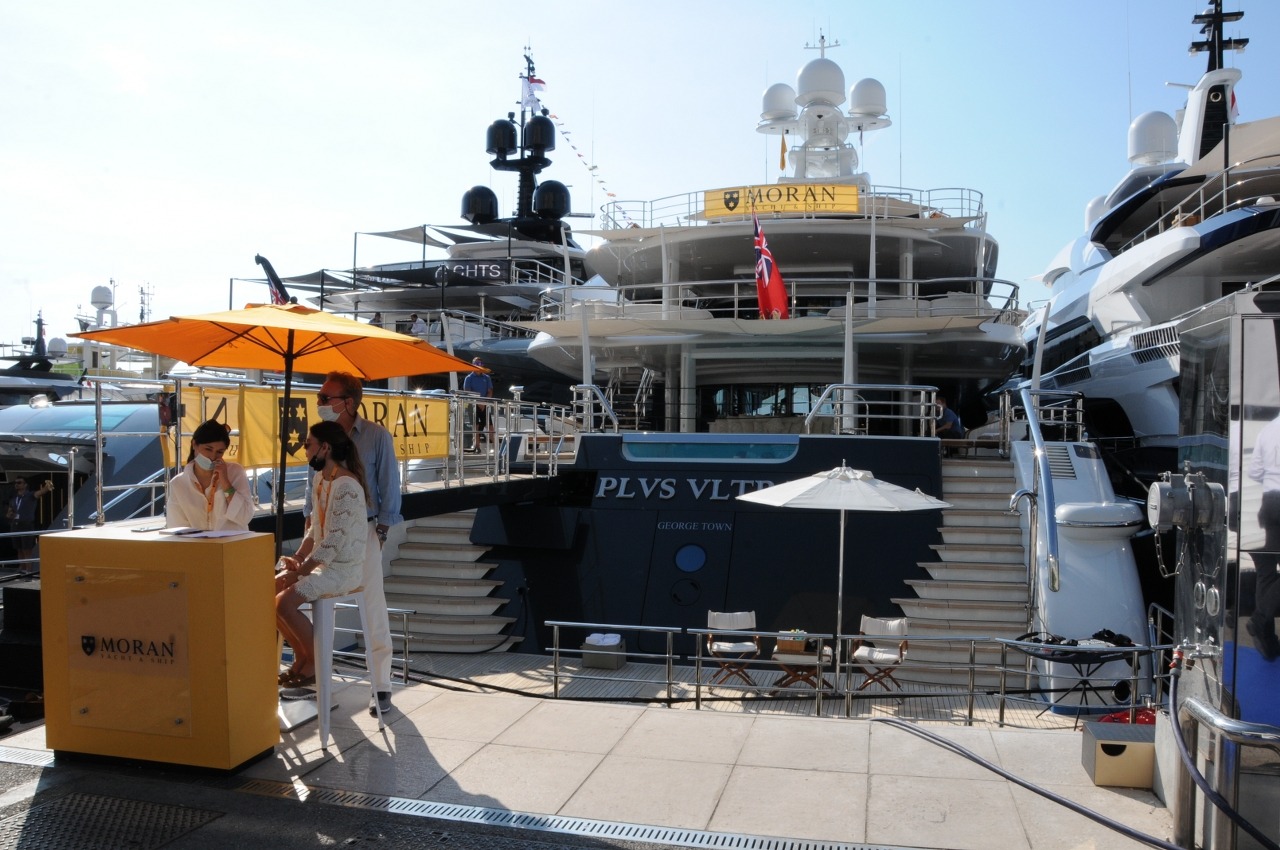 why-use-a-yacht-broker-understand-the-paperwork