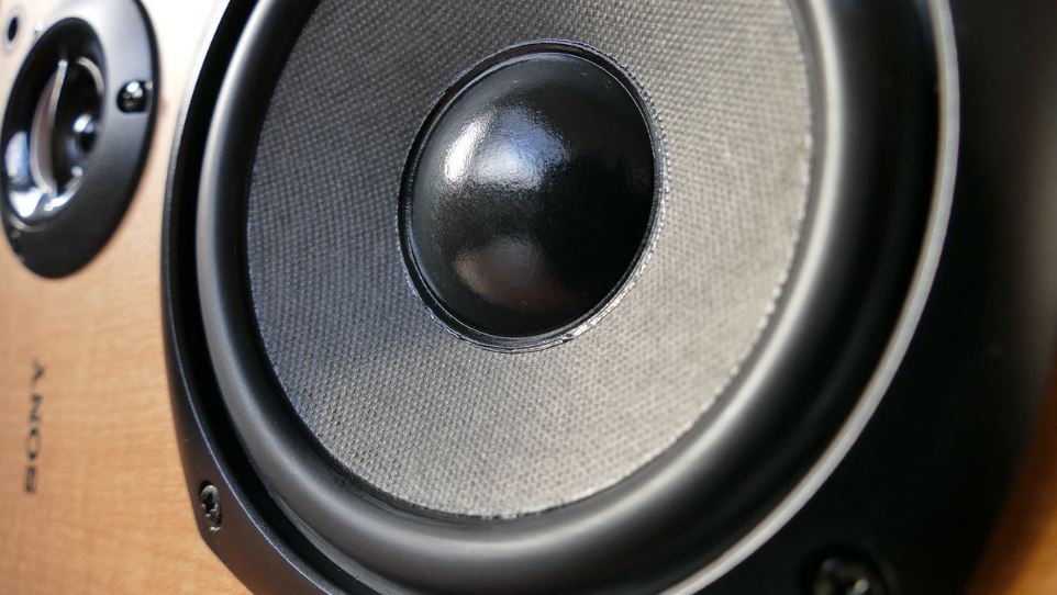 a close up photo of a speaker