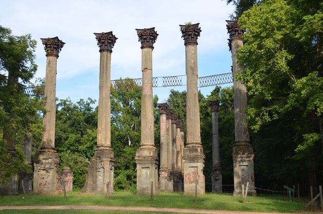 The-columns-of-Windsor-Ruins