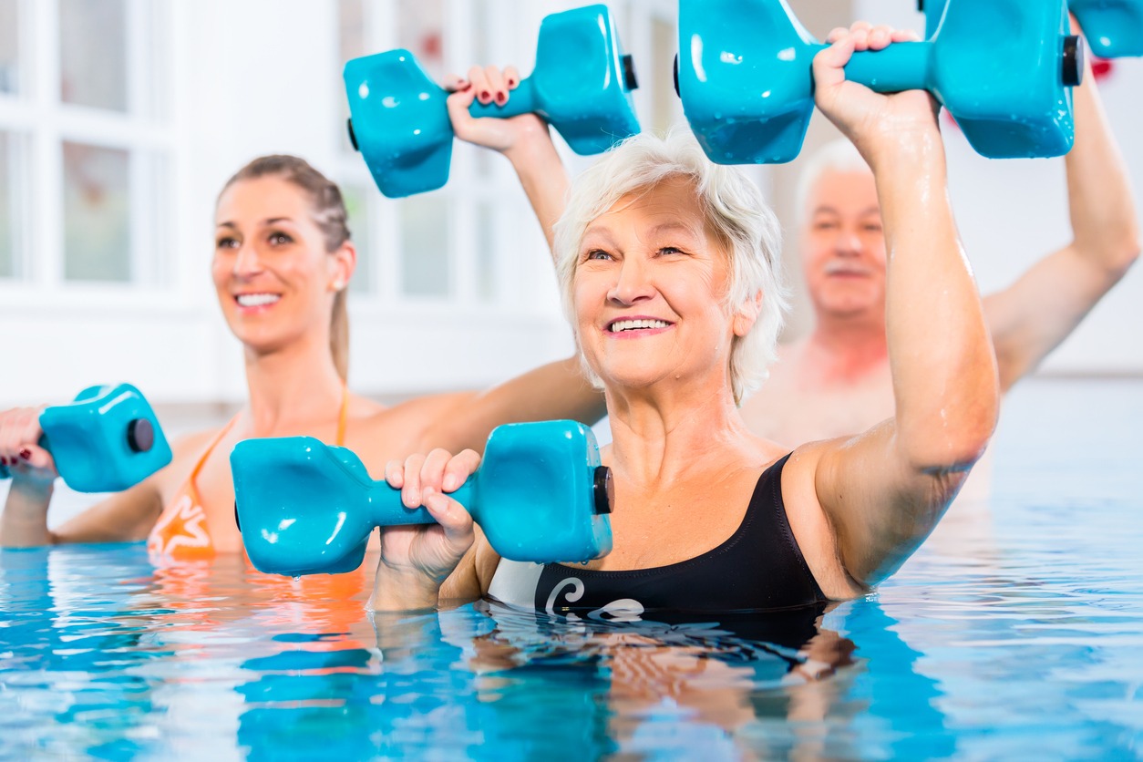 people-at-water-gymnastics-in-physiotherapy